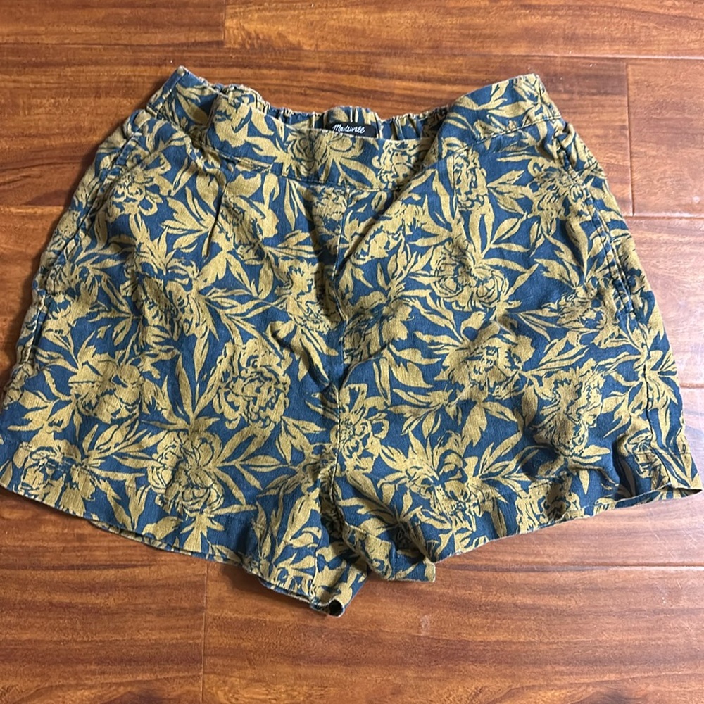 Madewell short size M